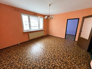 REZERVOVANÉ - 4-izbový byt, 74 m², pôvodný stav — foto 1