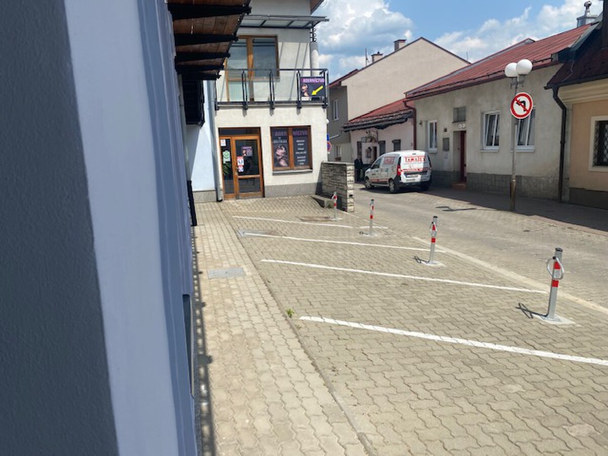NA PRENÁJOM parkovacie státie v centre mesta Stará Ľubovňa — foto 2