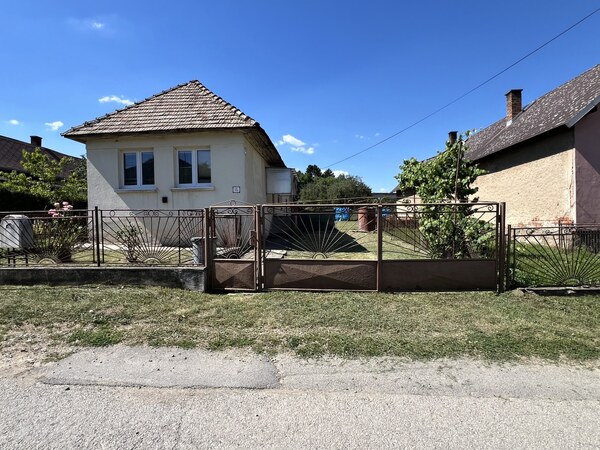 POZEMOK SO STARŠÍM RD, DRIENOV, UL. TEHELNÁ, 981 M2,