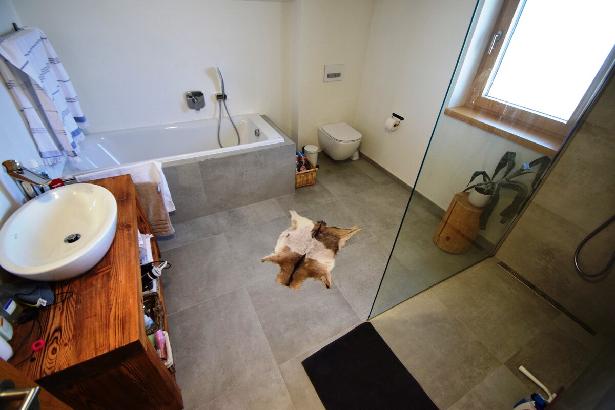 MODERNÝ 5 IZBOVÝ RODINNÝ DOM, KRÁSNY VÝHĽAD, VEĽKÁ LOMNICA; — foto 12