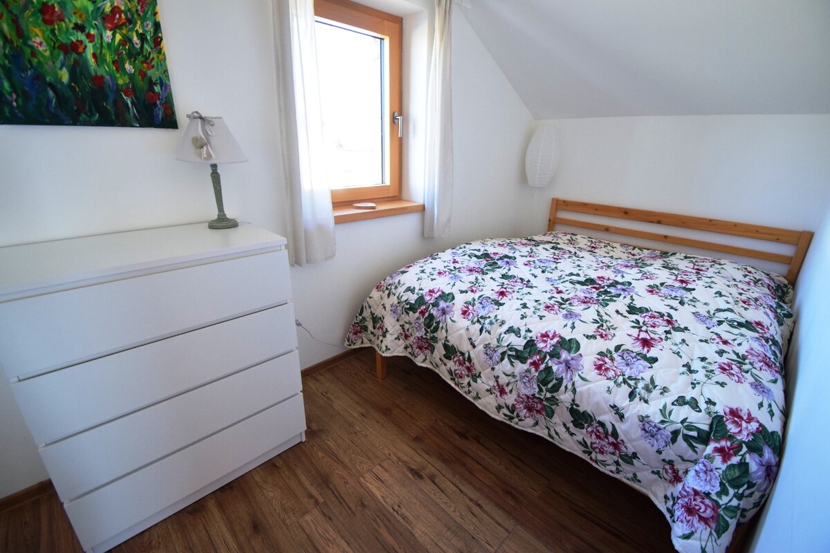MODERNÝ 5 IZBOVÝ RODINNÝ DOM, KRÁSNY VÝHĽAD, VEĽKÁ LOMNICA; — foto 13