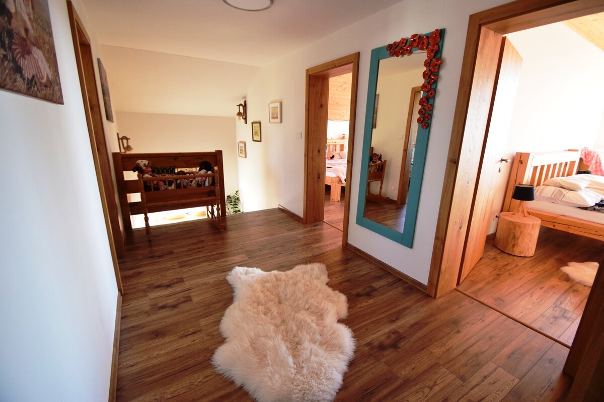 MODERNÝ 5 IZBOVÝ RODINNÝ DOM, KRÁSNY VÝHĽAD, VEĽKÁ LOMNICA; — foto 14