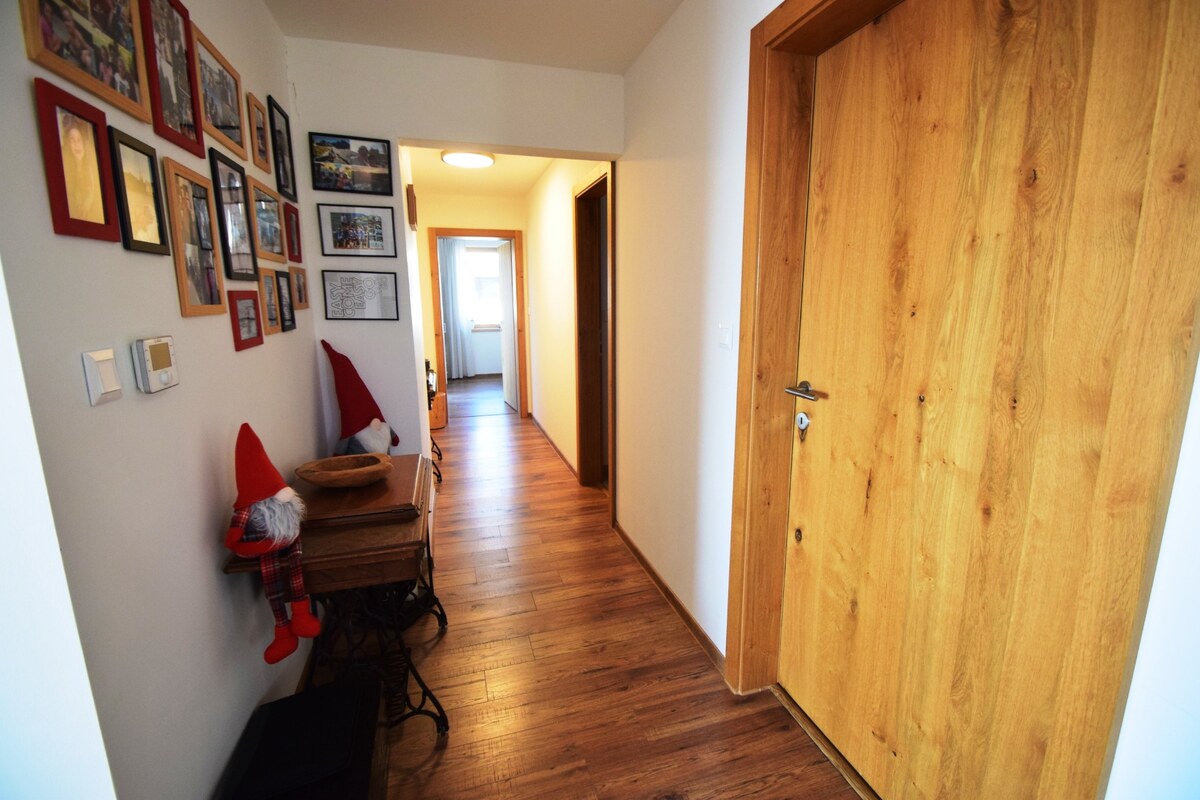 MODERNÝ 5 IZBOVÝ RODINNÝ DOM, KRÁSNY VÝHĽAD, VEĽKÁ LOMNICA; — foto 9