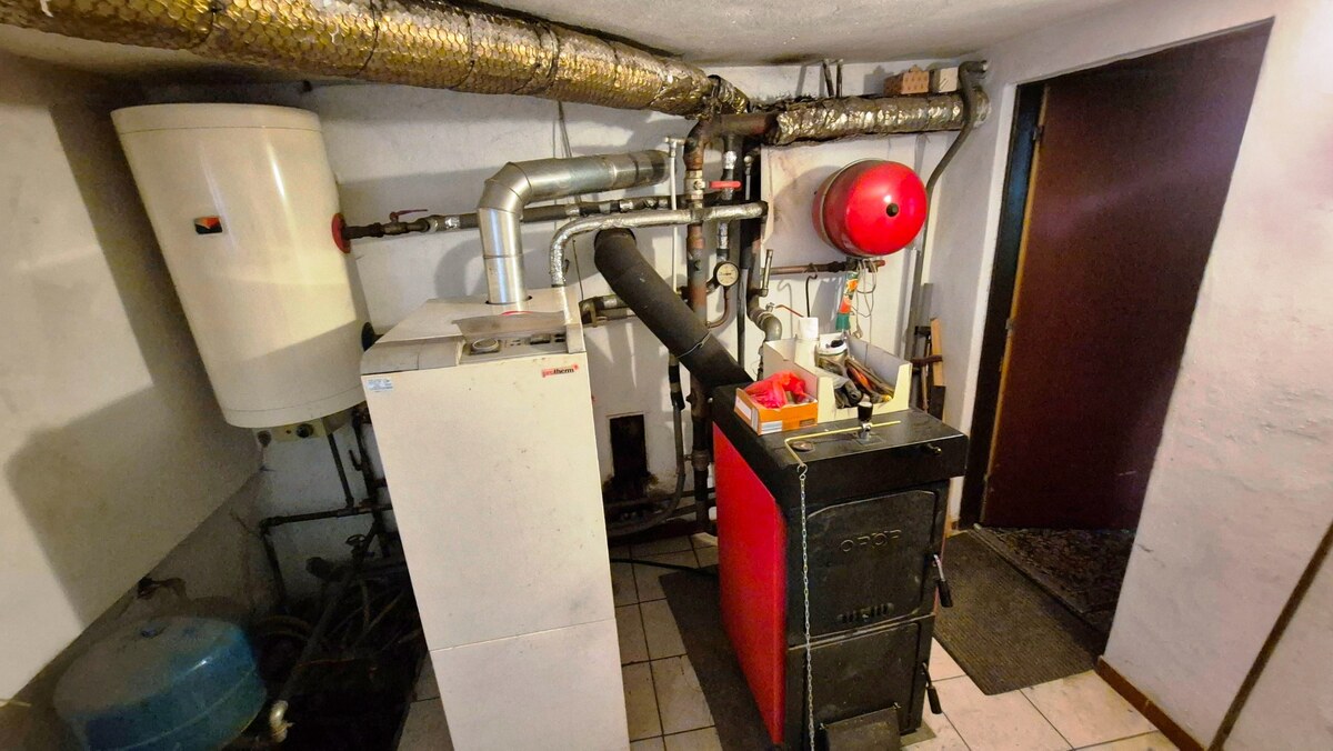 UDRŽIAVANÝ 6 IZBOVÝ RODINNÝ DOM, 1242m2, ÚDOL, — foto 15