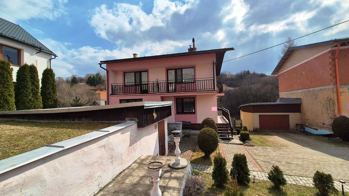 UDRŽIAVANÝ 6 IZBOVÝ RODINNÝ DOM, 1242m2, ÚDOL, — foto 4