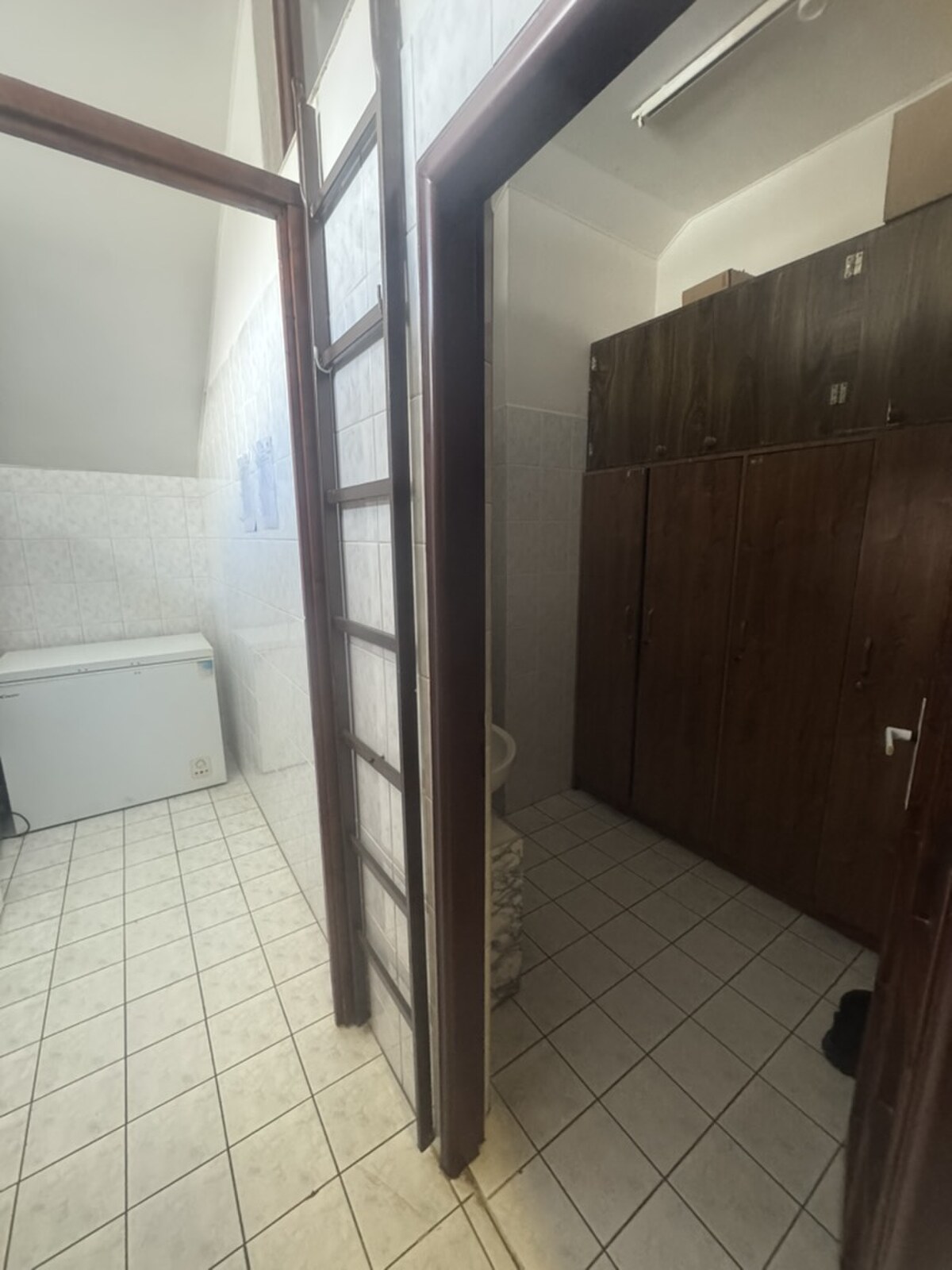 Prevádzková budova v obci Ľubotín na predaj — foto 12
