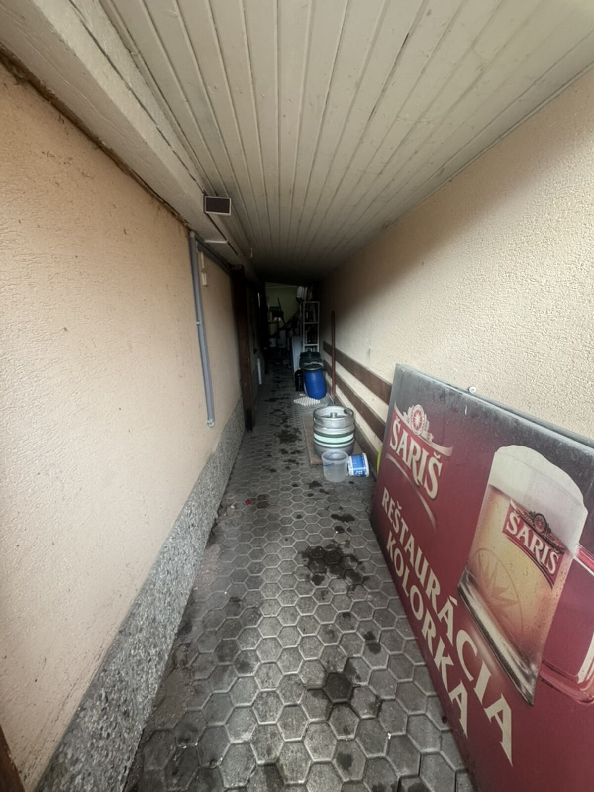 Prevádzková budova v obci Ľubotín na predaj — foto 22