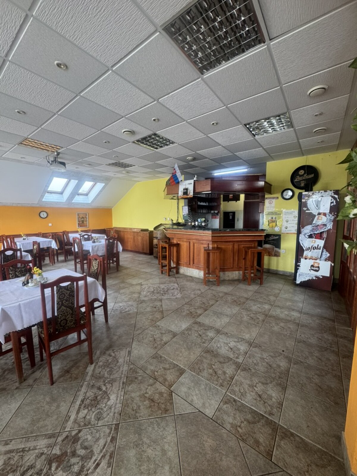 Prevádzková budova v obci Ľubotín na predaj — foto 8