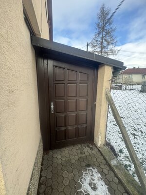 Prevádzková budova v obci Ľubotín na predaj — foto 20