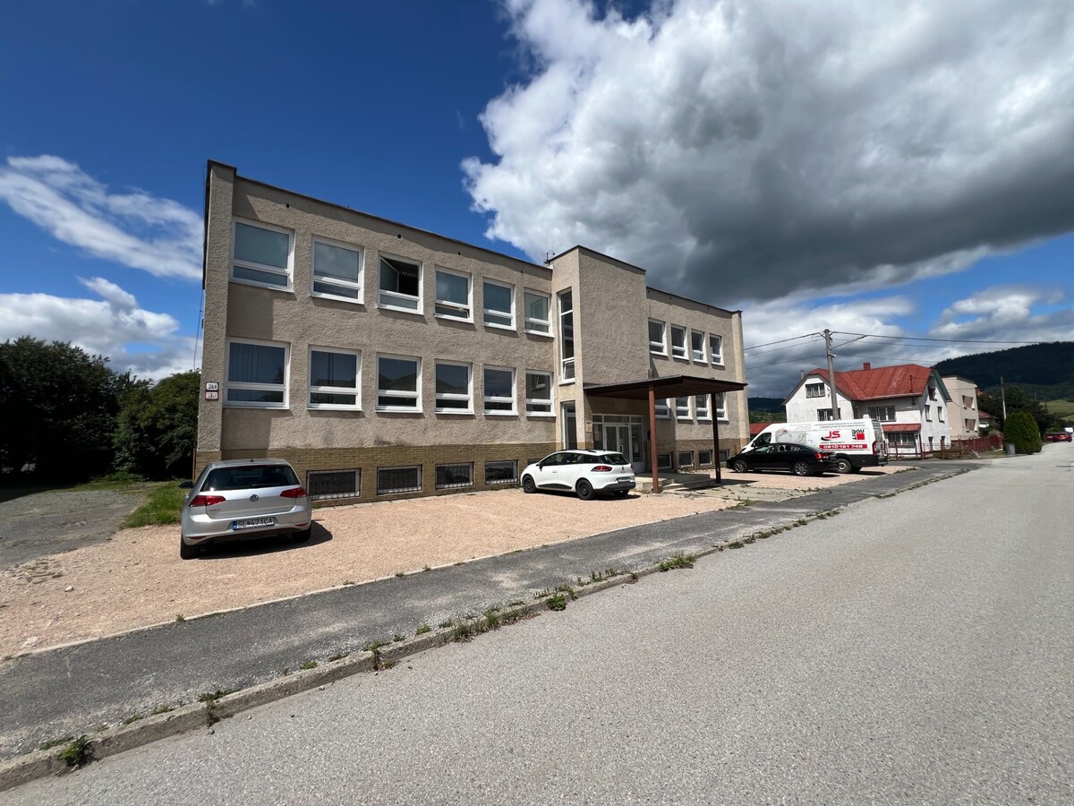 Prenájom kancelárskych priestorov – STARÁ ĽUBOVŇA – od 107,50 €/mes. — foto 13