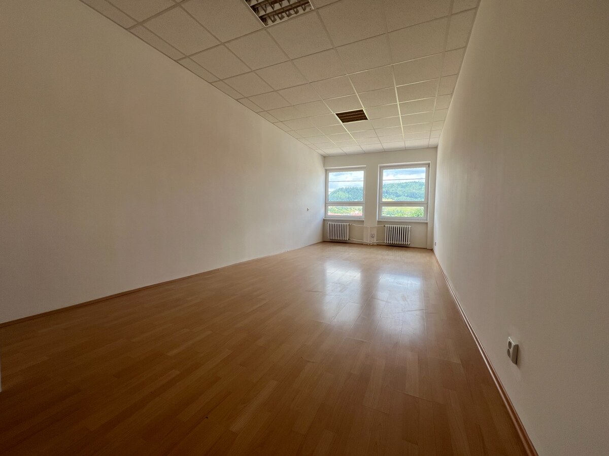 Prenájom kancelárskych priestorov – STARÁ ĽUBOVŇA – od 107,50 €/mes. — foto 3