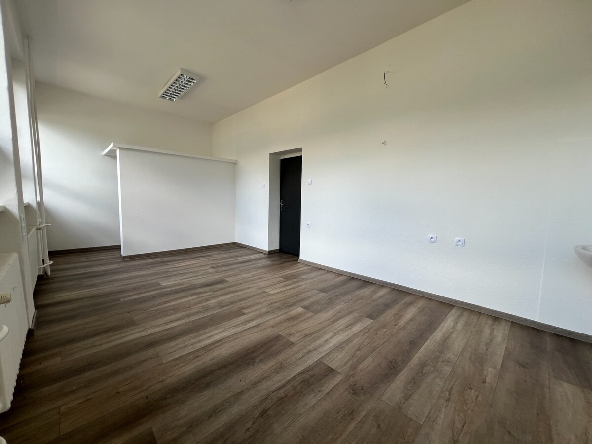 Prenájom kancelárskych priestorov – STARÁ ĽUBOVŇA – od 107,50 €/mes. — foto 6