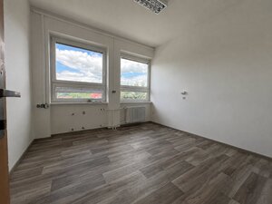Prenájom kancelárskych priestorov – STARÁ ĽUBOVŇA – od 107,50 €/mes. — foto 7