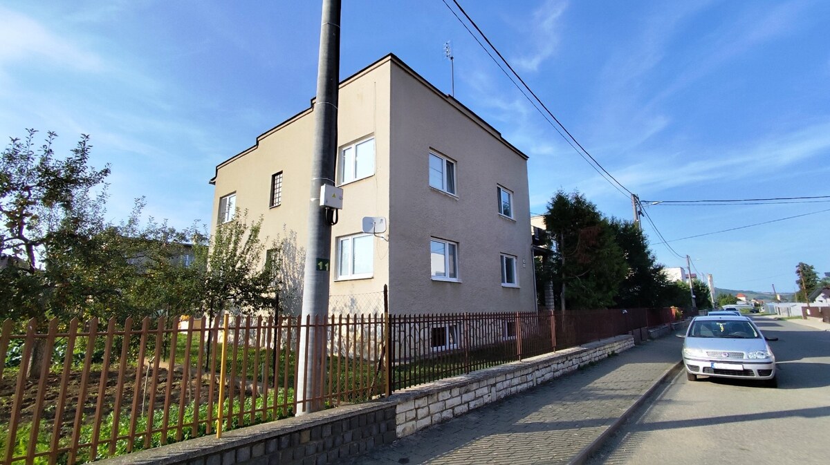 RODINNÝ DOM, 3 PODLAŽNÝ, POZEMOK 521m2; REZERVOVANÝ;