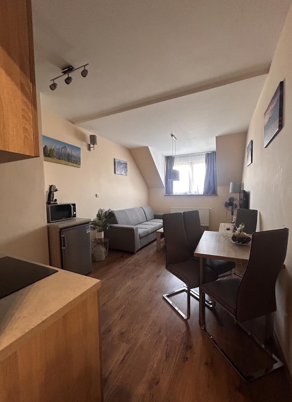 Štýlový 2-izbový apartmán s výhľadom na Tatry vo Veľkej Lomnici — foto 4