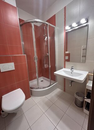 Štýlový 2-izbový apartmán s výhľadom na Tatry vo Veľkej Lomnici — foto 6