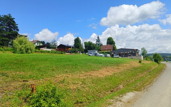 POZEMOK PRI VODE SO STAV. POVOLENÍM, DOMAŠA, NOVÁ KELČA 2025 M2