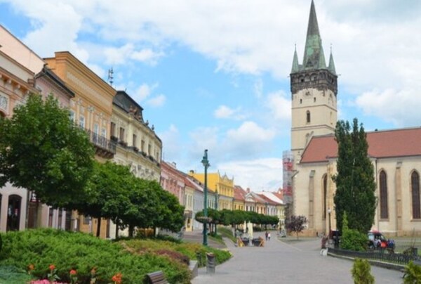NA PREDAJ MEŠTIANSKA  BUDOVA, CENTRUM,JARKOVA, PREŠOV