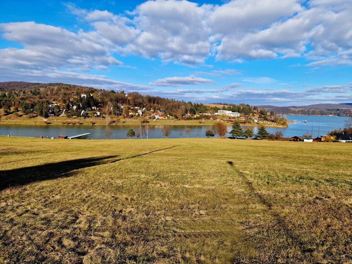 TOP POZEMOK NA PREDAJ,DOMAŠA DOBRÁ, POZEMOK PRI VODE! 2046m2 — foto 3