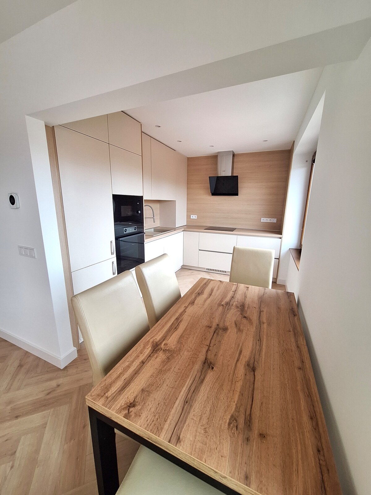 PRENÁJOM NOVOREKONŠTRUOVANÝ 2 IZBOVÝ BYT, BALKÓN, PREŠOV, UL. PAVL.NÁM — foto 2