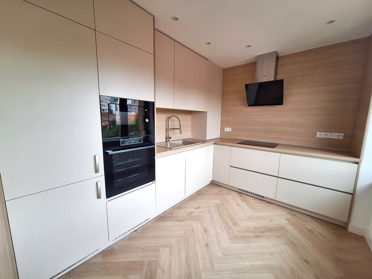PRENÁJOM NOVOREKONŠTRUOVANÝ 2 IZBOVÝ BYT, BALKÓN, PREŠOV, UL. PAVL.NÁM — foto 3
