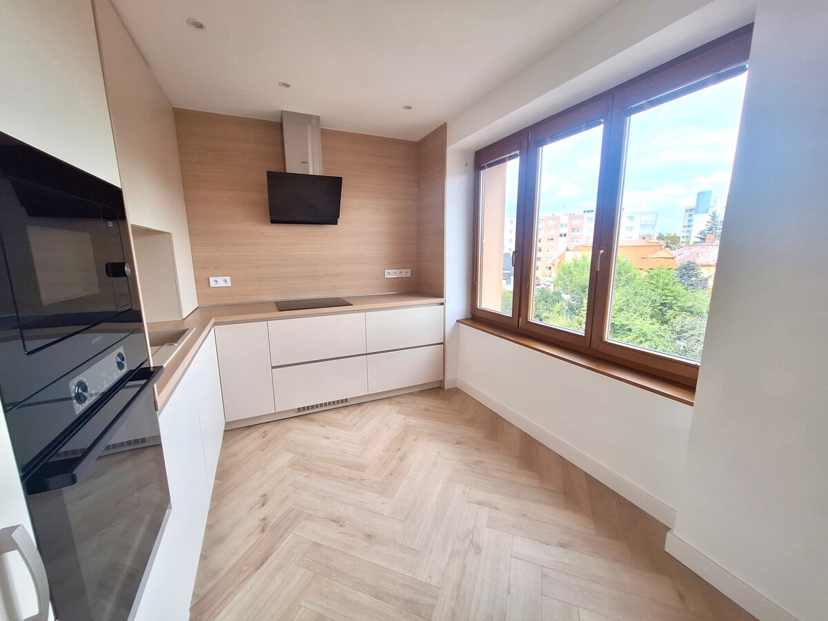 PRENÁJOM NOVOREKONŠTRUOVANÝ 2 IZBOVÝ BYT, BALKÓN, PREŠOV, UL. PAVL.NÁM — foto 4