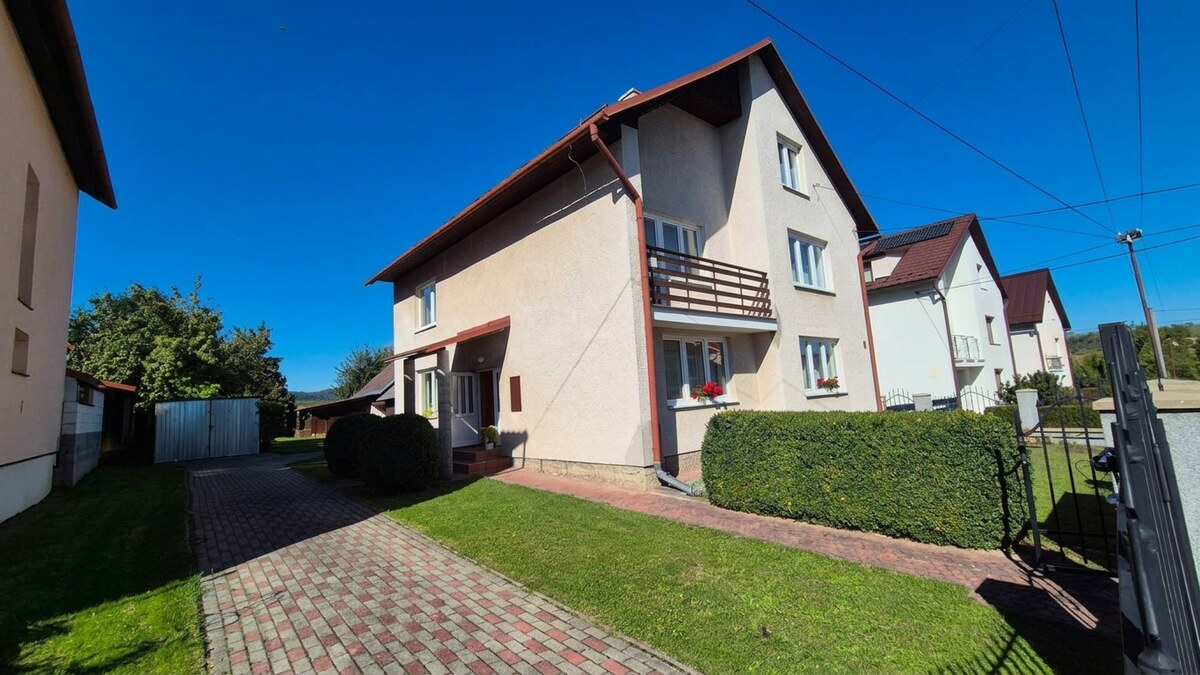 6 IZBOVÝ RODINNÝ DOM, PEKNÁ LOKALITA, PLAVNICA;