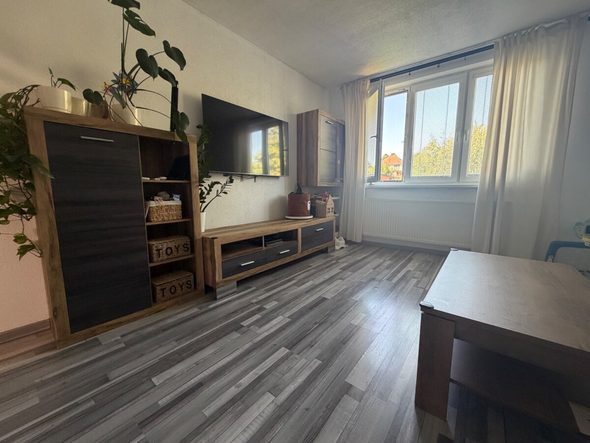 2 izbový byt so záhradou a altánkom  Bojná — foto 2