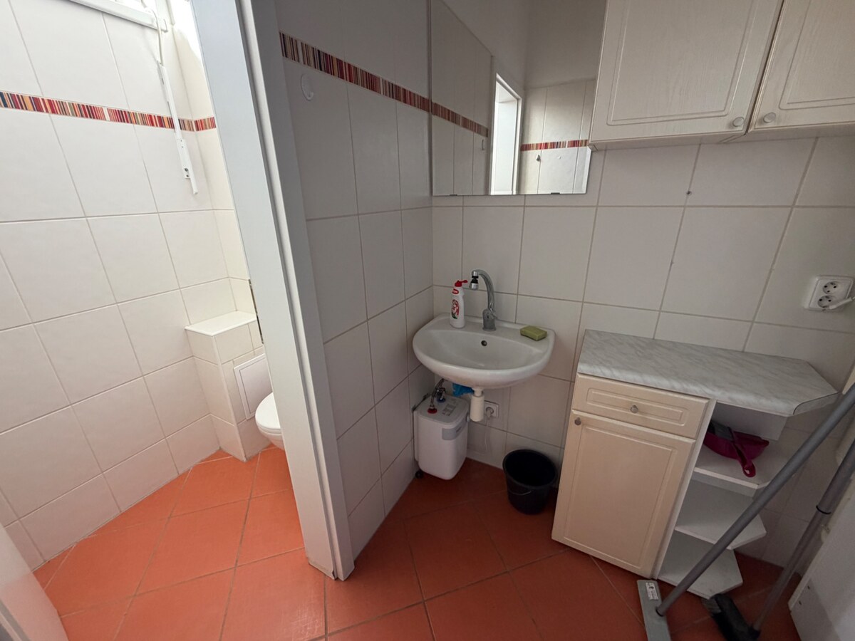 Priestor blízko námestia Topoľčany / PRENAJOM — foto 6