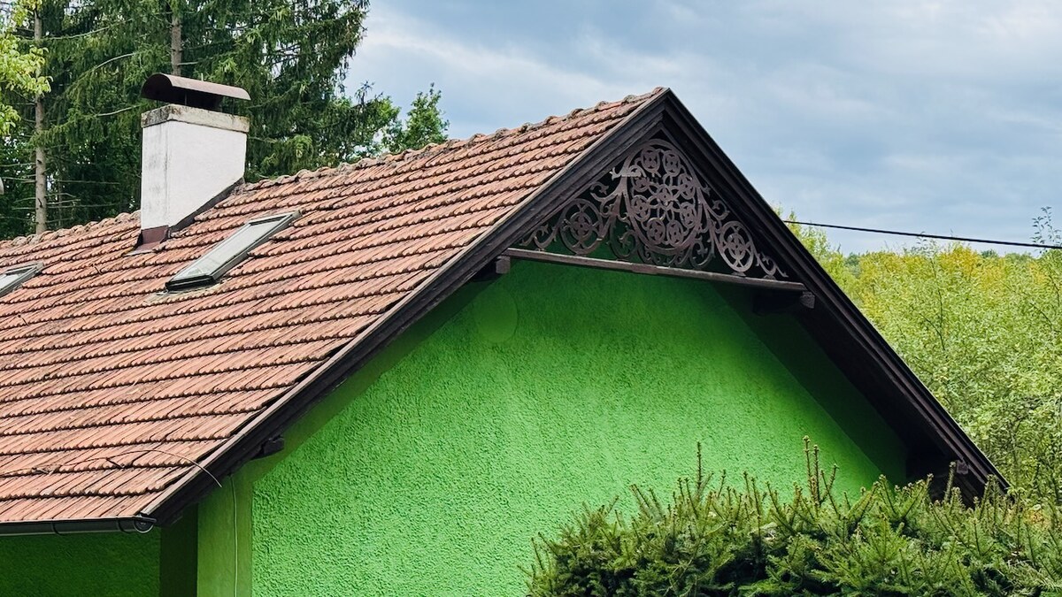 Na predaj rodinný dom (chalupa) V. Uherce v lese – pozemok 2974 m2 — foto 10