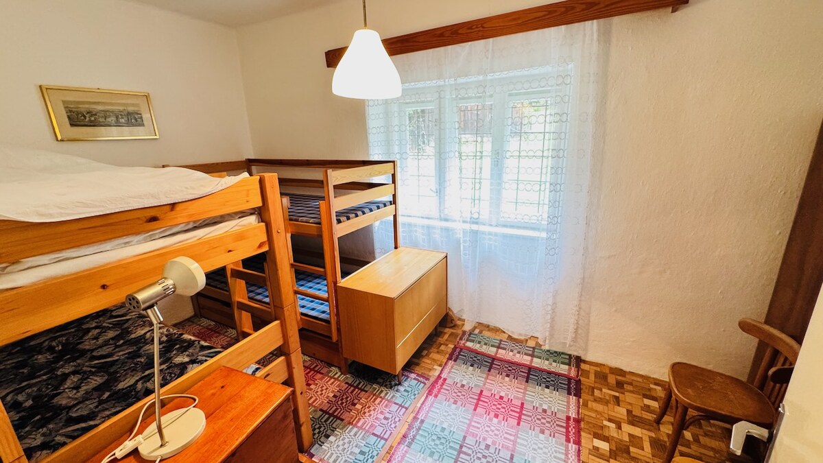 Na predaj rodinný dom (chalupa) V. Uherce v lese – pozemok 2974 m2 — foto 16