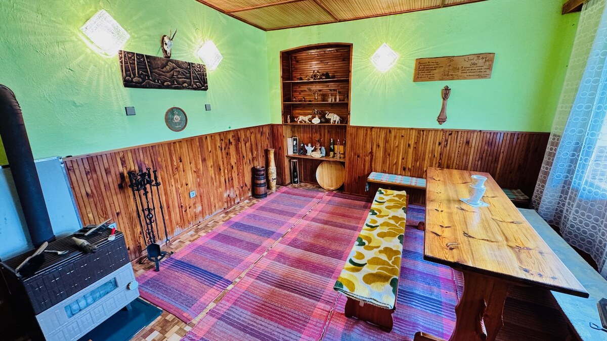 Na predaj rodinný dom (chalupa) V. Uherce v lese – pozemok 2974 m2 — foto 17