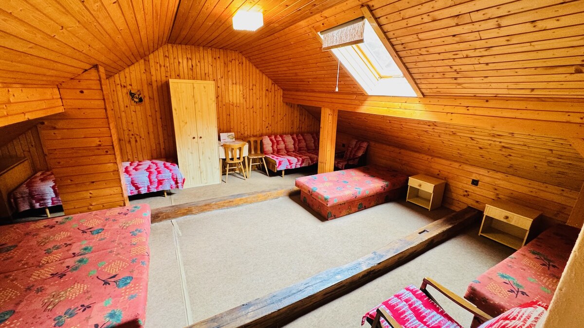 Na predaj rodinný dom (chalupa) V. Uherce v lese – pozemok 2974 m2 — foto 22