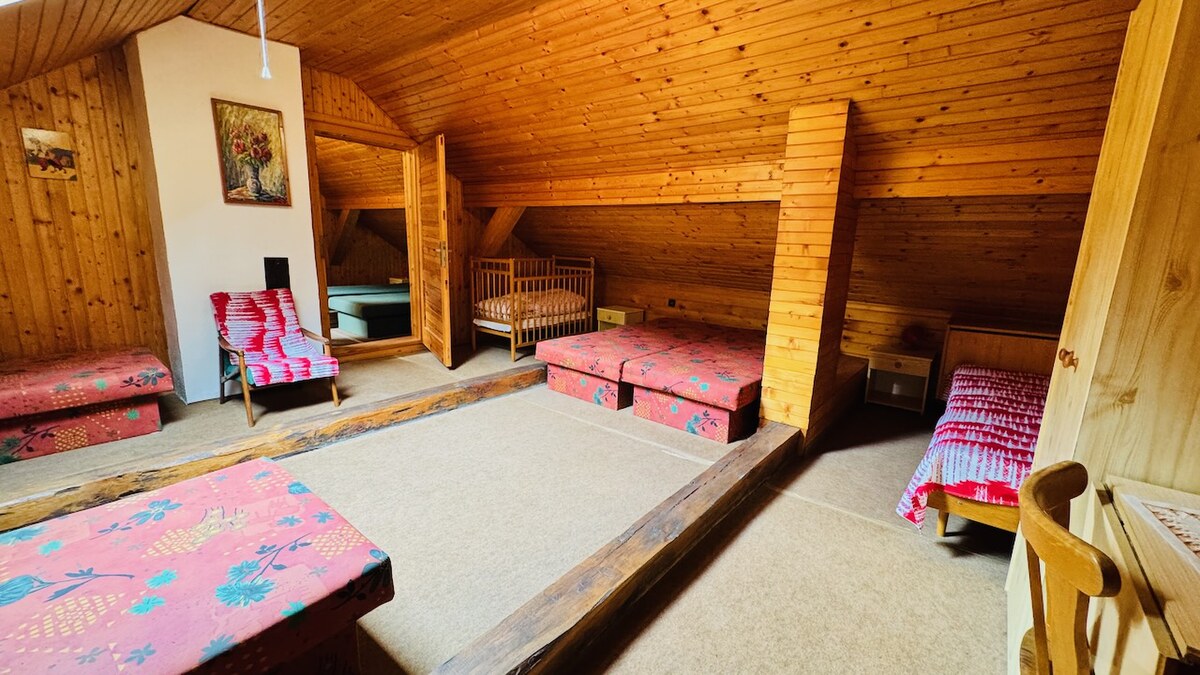 Na predaj rodinný dom (chalupa) V. Uherce v lese – pozemok 2974 m2 — foto 23