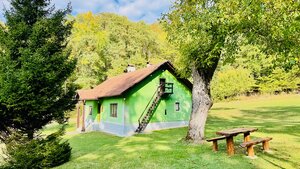 Na predaj rodinný dom (chalupa) V. Uherce v lese – pozemok 2974 m2 — foto 3