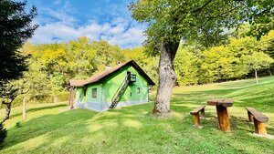 Na predaj rodinný dom (chalupa) V. Uherce v lese – pozemok 2974 m2 — foto 7