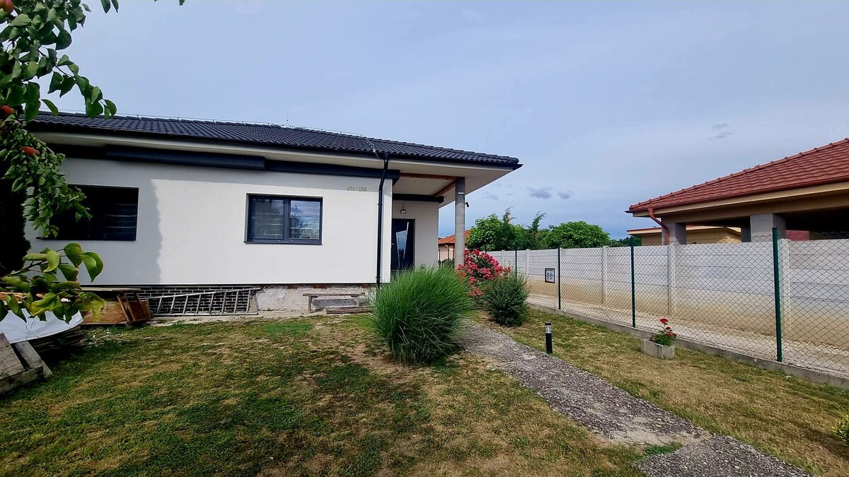 4 - izbový Rodinný dom Janíkovce s 10 árovým pozemkom — foto 2