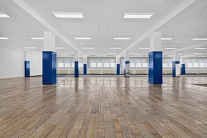 Obchodné  priestory námestie  2x600 m2 Topoľčany — foto 12