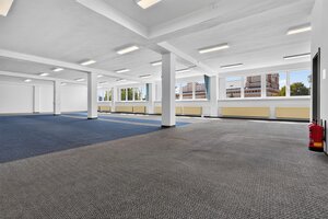 Obchodné  priestory námestie  2x600 m2 Topoľčany — foto 5