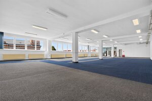 Obchodné  priestory námestie  2x600 m2 Topoľčany — foto 7