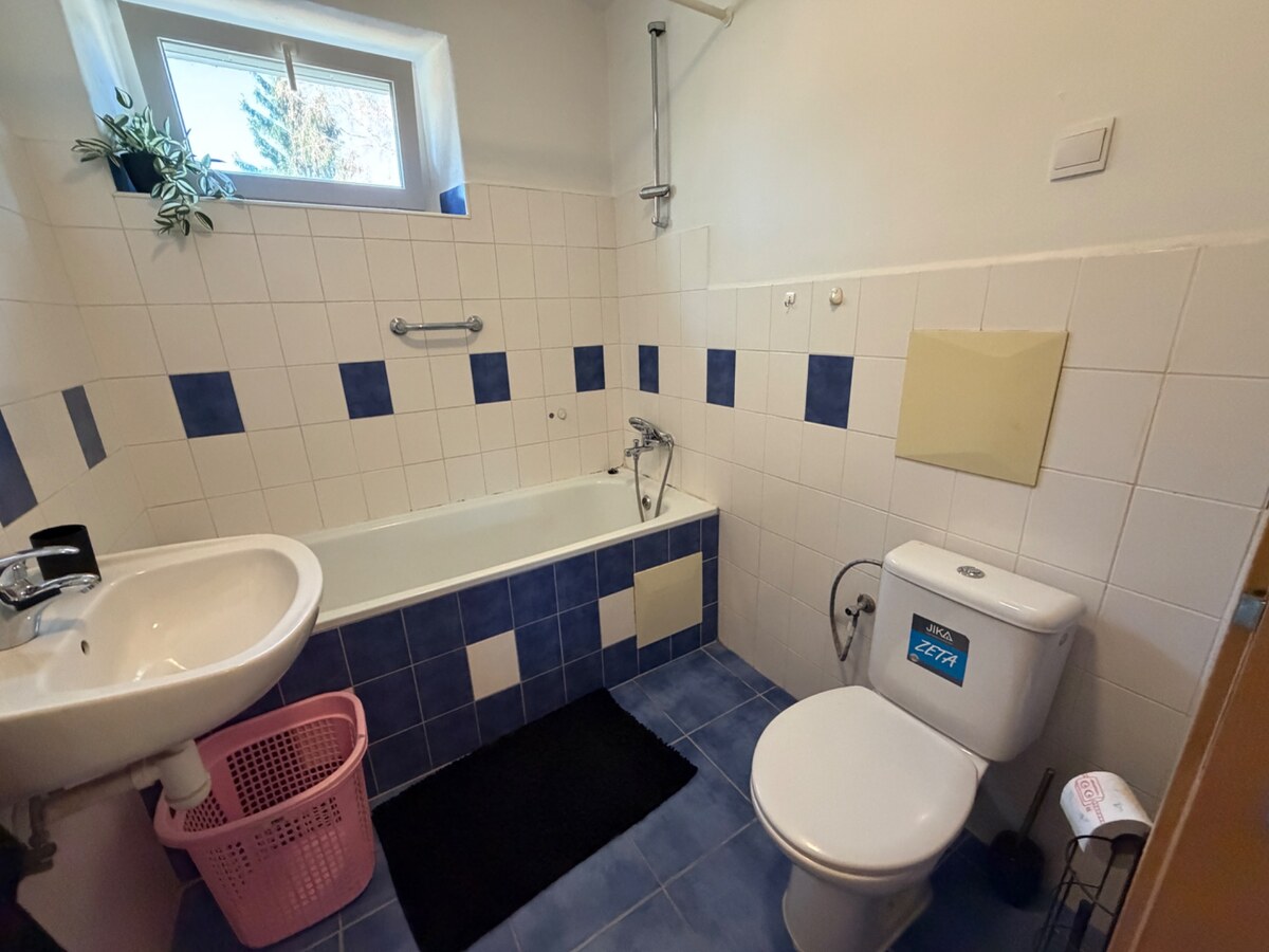 2 izbový byt s balkónom a garážou Továrniky — foto 8