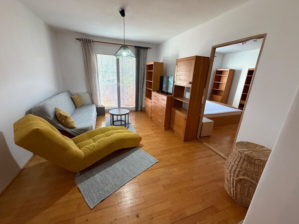 2 izbový byt s balkónom a garážou Továrniky