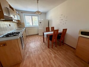 2 izbový byt s balkónom a garážou Továrniky — foto 5