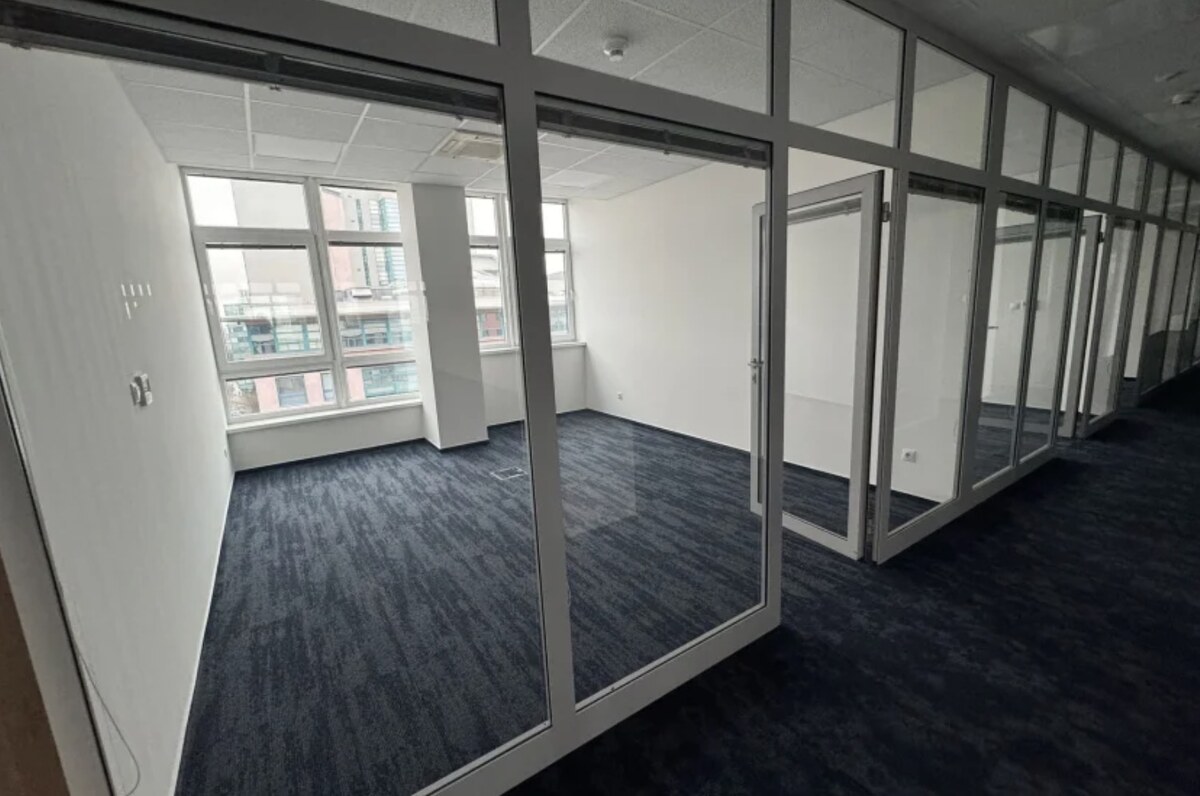 Moderné kancelárie 50m2, Central FIVE, Petržalka