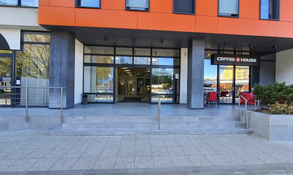 Moderné kancelárie 50m2, Central FIVE, Petržalka — foto 3