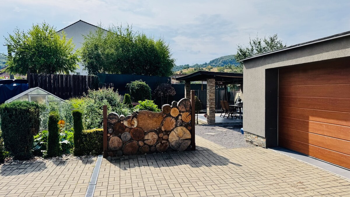 Na predaj 5 i dvojgeneračný RD Radobica - pozemok 1256 m² — foto 11