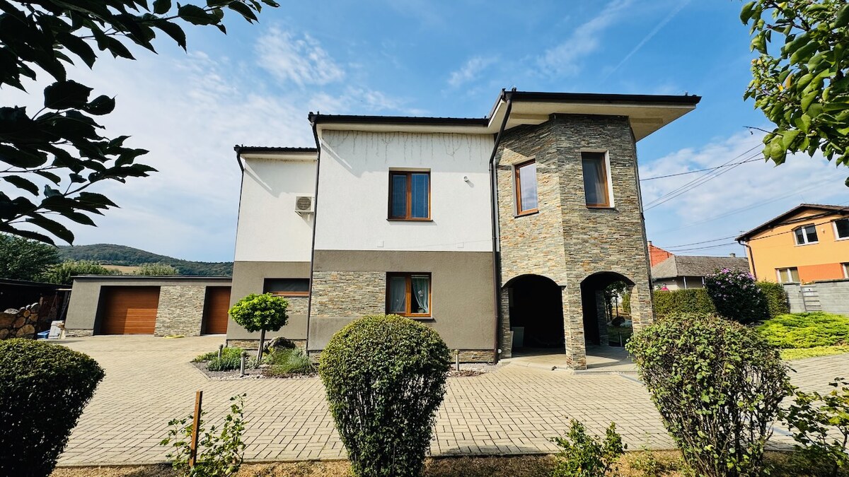 Na predaj 5 i dvojgeneračný RD Radobica - pozemok 1256 m² — foto 2