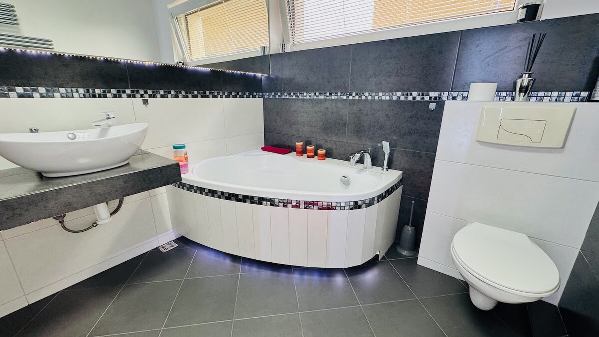 Na predaj 5 i dvojgeneračný RD Radobica - pozemok 1256 m² — foto 31