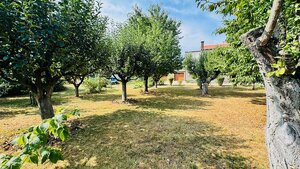 Na predaj 5 i dvojgeneračný RD Radobica - pozemok 1256 m² — foto 12