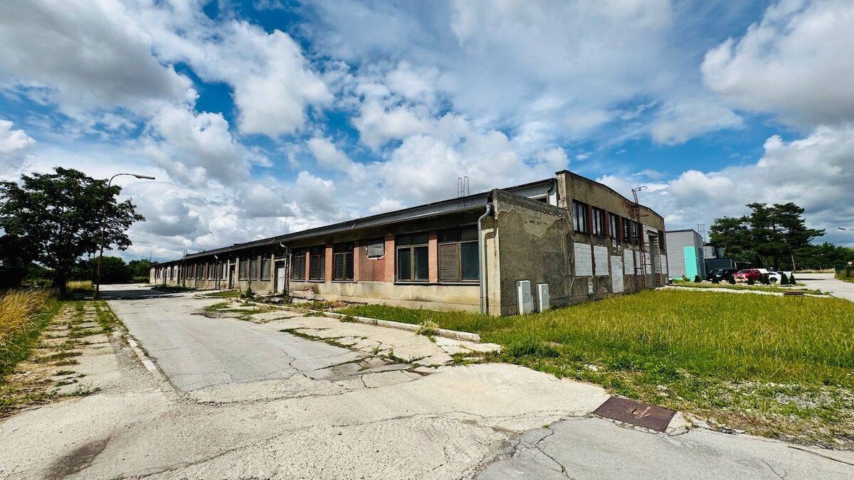 Na prenájom hala v Partizánskom v areáli závodov –  2663 m2 — foto 3